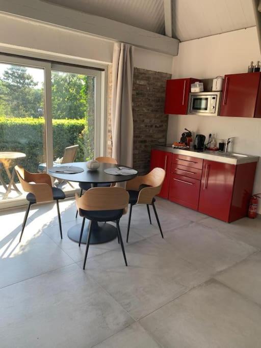 Lovely 1-Bedroom Appartement Le Joyau With Indoor Pool And Sauna Lasne Zewnętrze zdjęcie